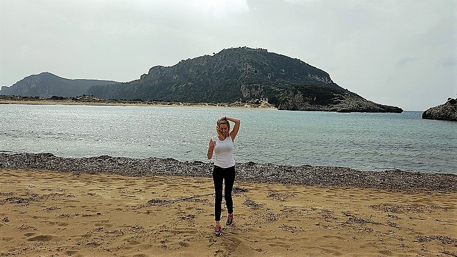 Η Μαρκέλλα Σαράιχα ταξιδεύει στη Μεσσηνία κι επισκέφθηκε την φημισμένη παραλία της Βοιδοκοιλιάς