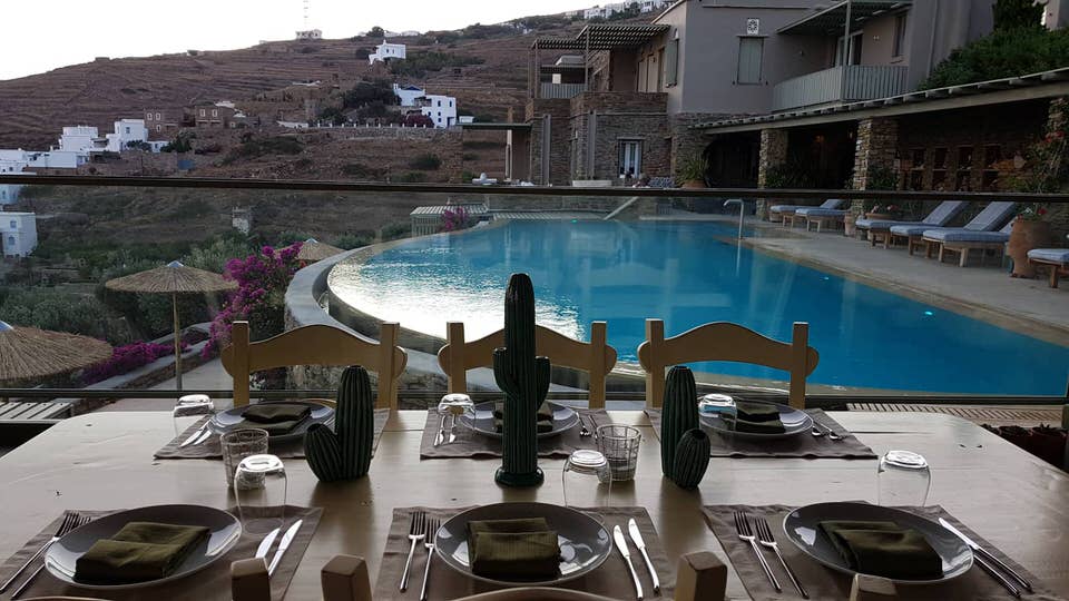 Aeolis Tinos Suites: Το travelgirl.gr σε ξεναγεί στο ωραιότερο ξενοδοχείο της Τήνου
