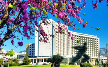 Το Hilton Αθηνών ανοίγει την 1η Ιουλίου: Ιδανικός προορισμός για «διακοπές» στην πόλη