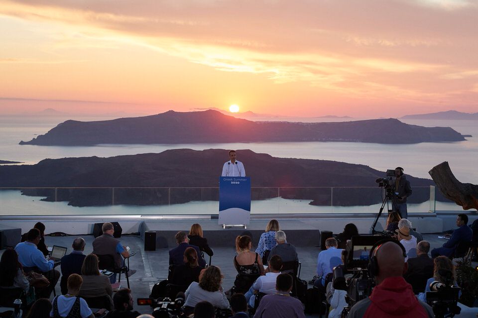 Κυριάκος Μητσοτάκης από Σαντορίνη: "Το μήνυμά μου είναι απλό, ελάτε στην Ελλάδα"