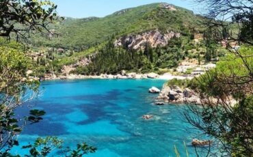 Ροβινιά: Ταξίδι στη μαγευτική παραλία της Κέρκυρας που την γνωρίζει όλος ο πλανήτης!