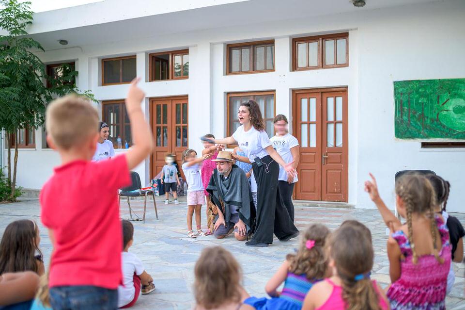 Ο Γιάννης και το Πεύκο: Ένα οικολογικό διαδραστικό παραμύθι στο θέατρο 104