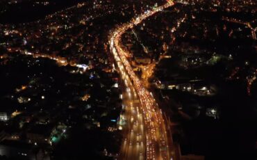 Athens before lockdown: Η ιστορική κίνηση στους δρόμους της Αττικής από ψηλά (video)