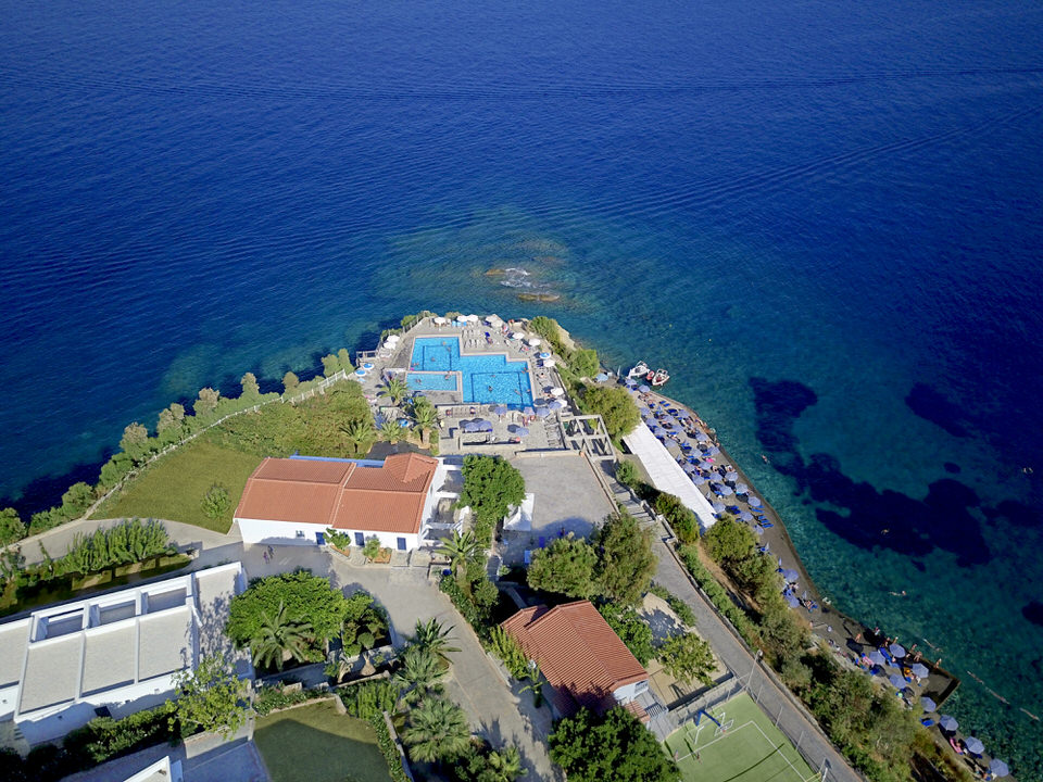 Peninsula Resort & Spa: Διαμονή με ονειρεμένη θέα και κρητική κουζίνα