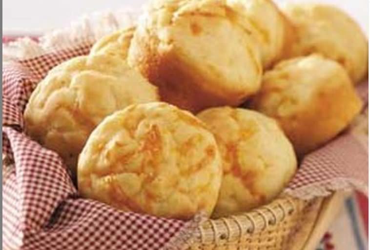 Muffins με cheddar και μπρόκολο: Η συνταγή που έγινε viral