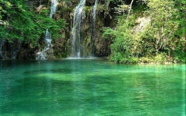 Στο Κιλκίς βρίσκεται η Γαλάζια Λίμνη της Ελλάδας!