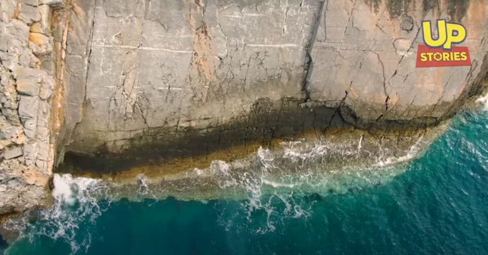 Καταφύγι: Η πιο άγρια παραλία της Ελλάδας από ψηλά!