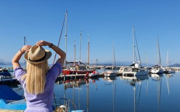 Ημερήσια κρουαζιέρα στον Αμβρακικό παρέα με τα δελφίνια! (video)