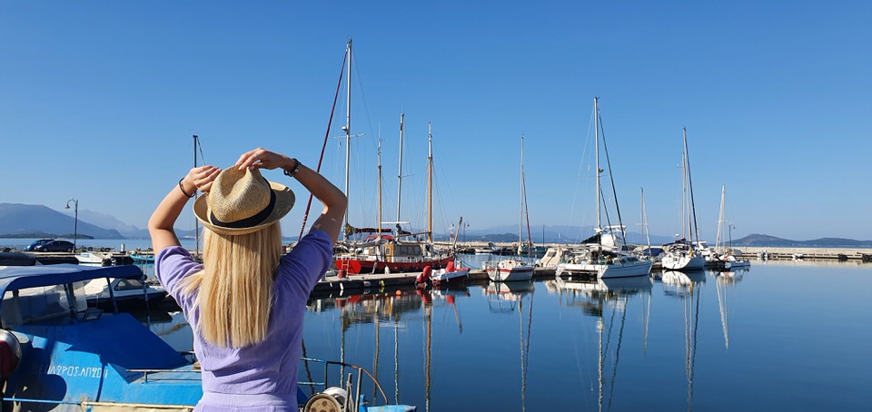 Ημερήσια κρουαζιέρα στον Αμβρακικό παρέα με τα δελφίνια! (video)