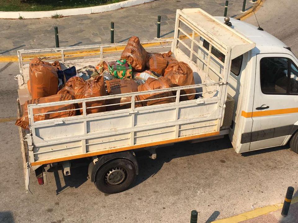 Συνεχίζεται η συλλογή ειδών πρώτης ανάγκης για την υποστήριξη των πυρόπληκτων περιοχών από το Δήμο Βάρης Βούλας Βουλιαγμένης