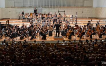 Η Underground Youth Orchestra επιστρέφει δυναμικά στο θέατρο Ρεματιάς