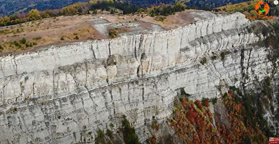 Η φονική χαράδρα του "Χάρου" στο Γράμμο