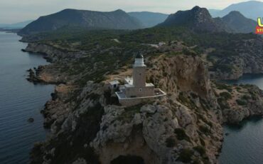 Άγιος Νικόλαος Ηραίου: Ίσως το ομορφότερο ξωκλήσι κοντά στην Αττική με την εκπληκτική θέα