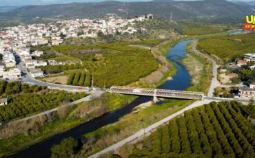 Απίστευτο κι όμως Ελληνικό! Η απαγορευμένη εδώ και 21 χρόνια σάπια γέφυρα του Ευρώτα από ψηλά