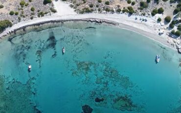 Το ανέγγιχτο νησί, μισή ώρα από την Αττική, με την εξωτική ομορφιά βρίσκεται στην Εύβοια!