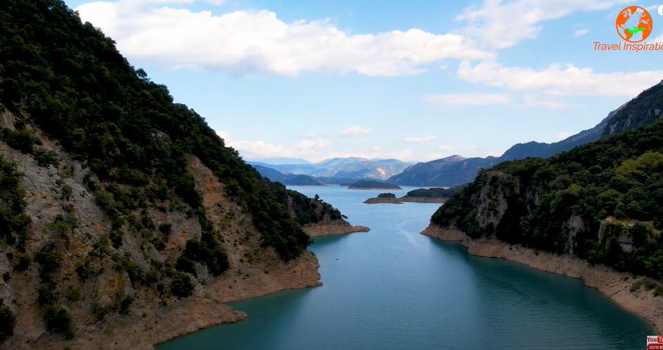 Ταξιδεύοντας με φουσκωτό στην λίμνη Κρεμαστών και στα στενά του Αχελώου