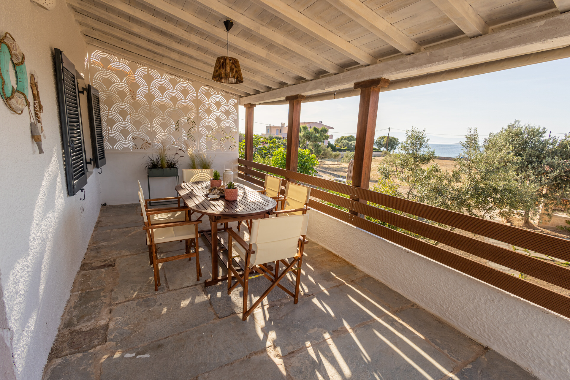 Plakakia Beach Front House: Ήρεμες διακοπές στην Αίγινα δίπλα στη θάλασσα