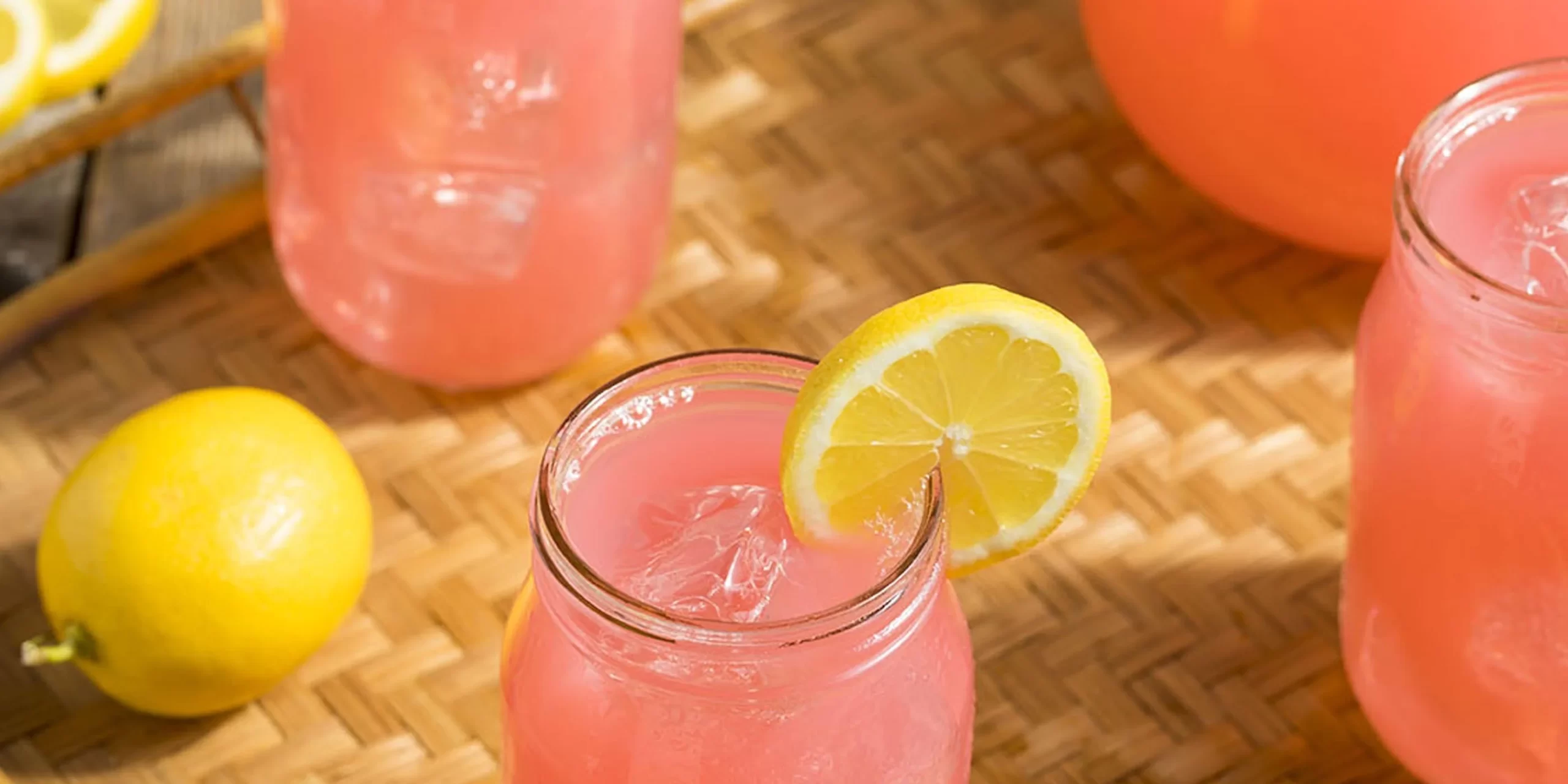 Συνταγή για την πιο ινσταγραμική ροζ λεμονάδα!
