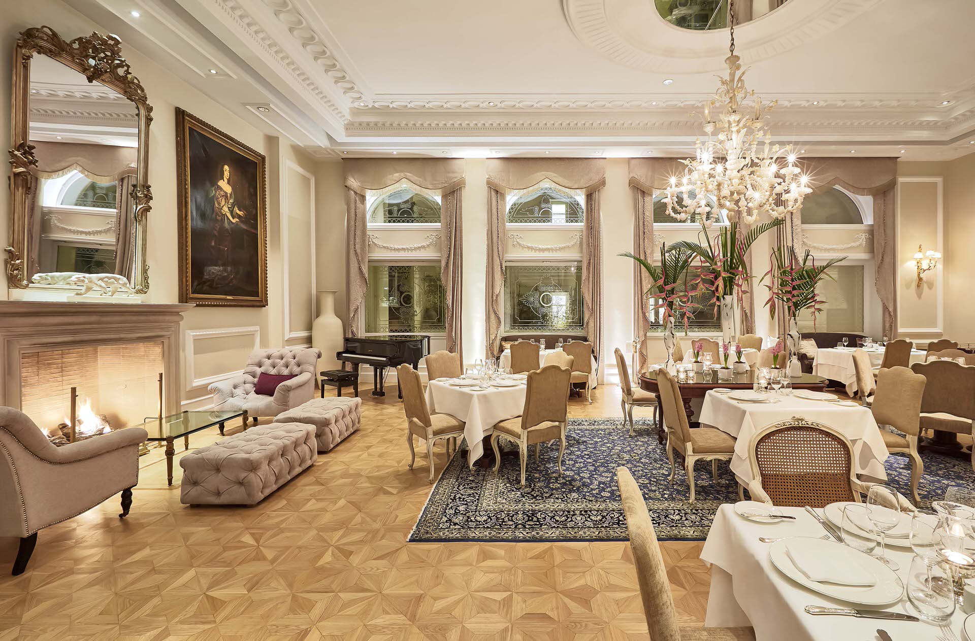 Το Tudor Hall Restaurant στο ξενοδοχείο King George απέκτησε το πρώτο αστέρι Michelin