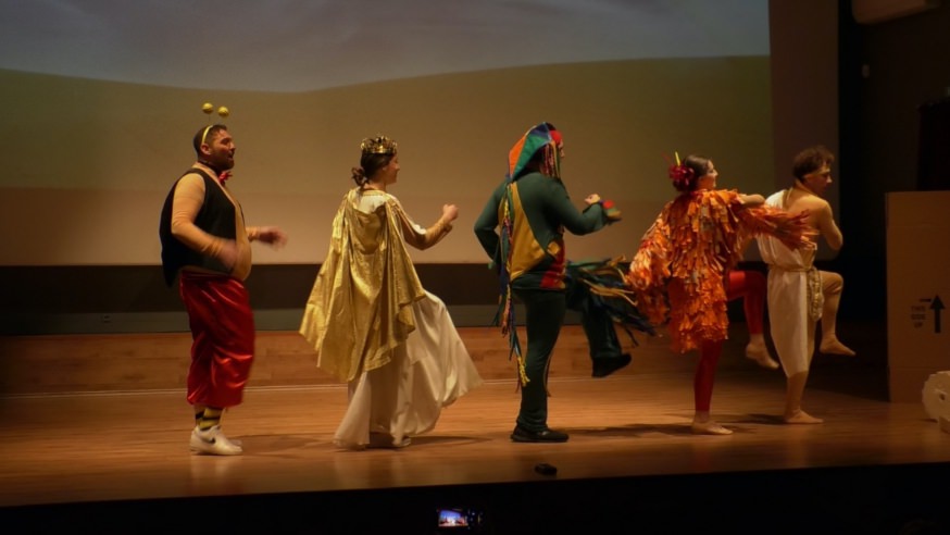Ο Λούλης ταξιδεύει στην Αρχαία Ελλάδα στο Από Κοινού Θέατρο