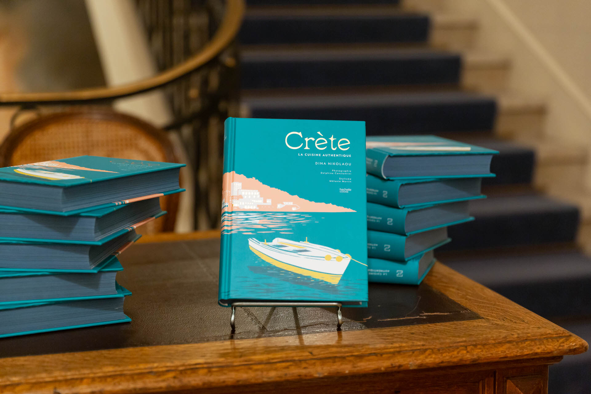 CRÈTE la cuisine authentique: Το νέο βιβλίο της Ντίνας Νικολάου στο επίκεντρο της Παρισινής γαστρονομίας