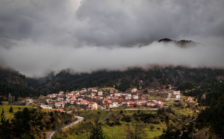 Μεσολούρι: Ταξίδι στο εκπληκτικό χωριό των Γρεβενών με τους υπέροχους καταρράκτες Πηγή φωτογραφίας: Thomas Biziouras