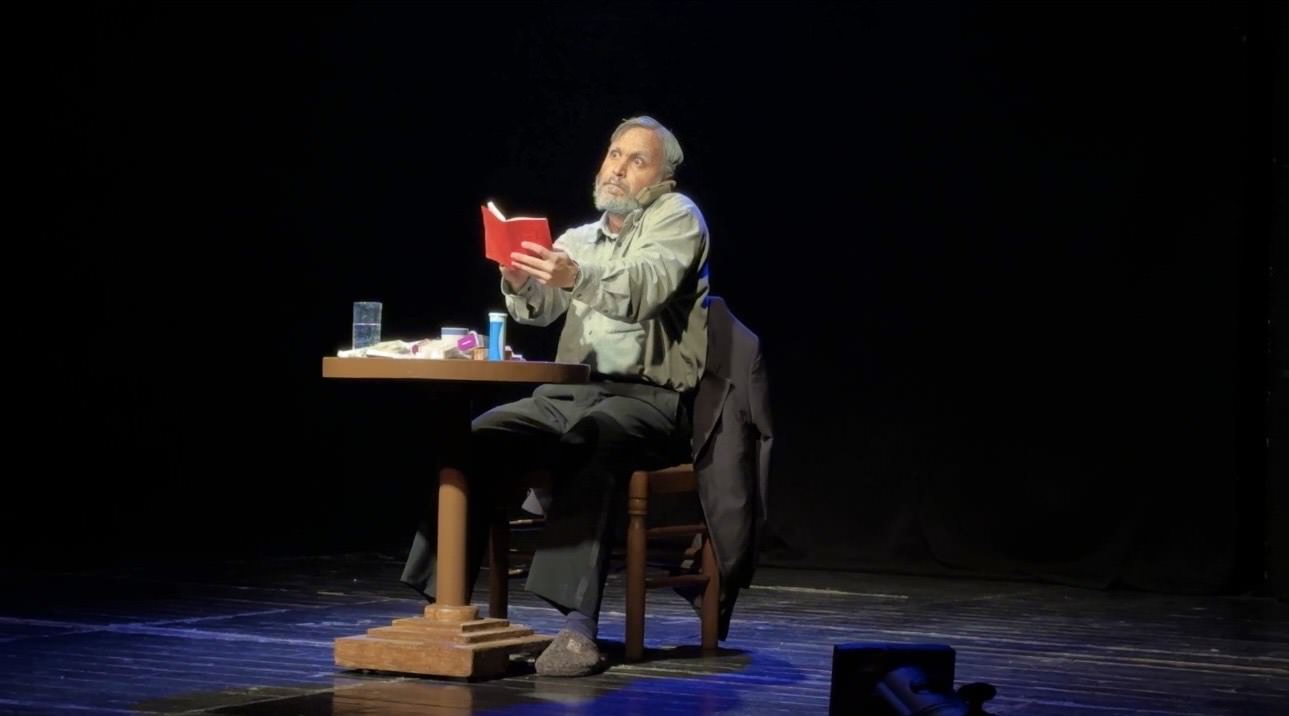 «Ο Επικήδειος» του Ιάκωβου Καμπανέλλη: Για 10 μόνο παραστάσεις στο θέατρο Αλκμήνη