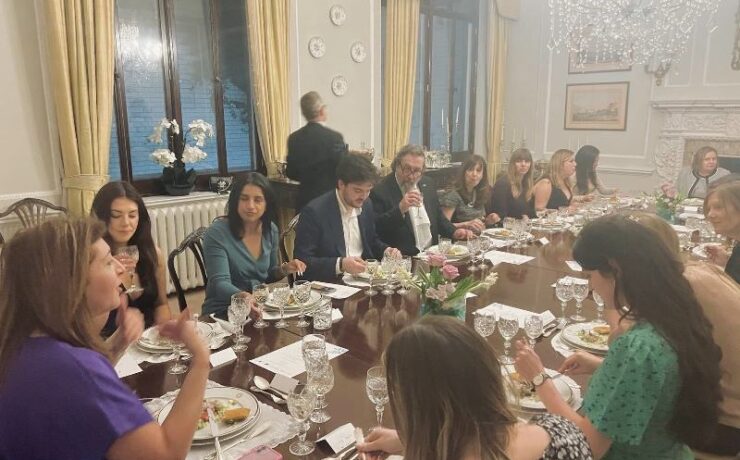 ΔΡΑΣΗ ΕΟΤ: Γεύσεις και εικόνες από την Ελλάδα στην ελληνική πρεσβεία του Λονδίνου