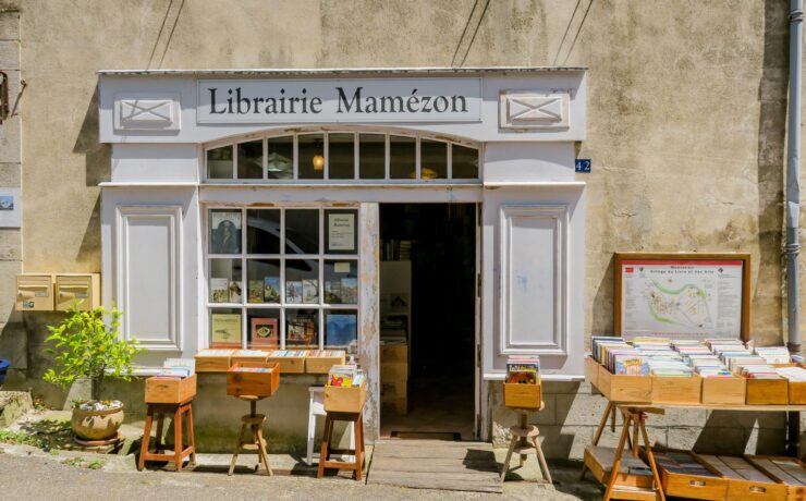 Montolieu: Ταξίδι στο λιλιπούτειο χωριό της Γαλλίας με τα 15 βιβλιοπωλεία
