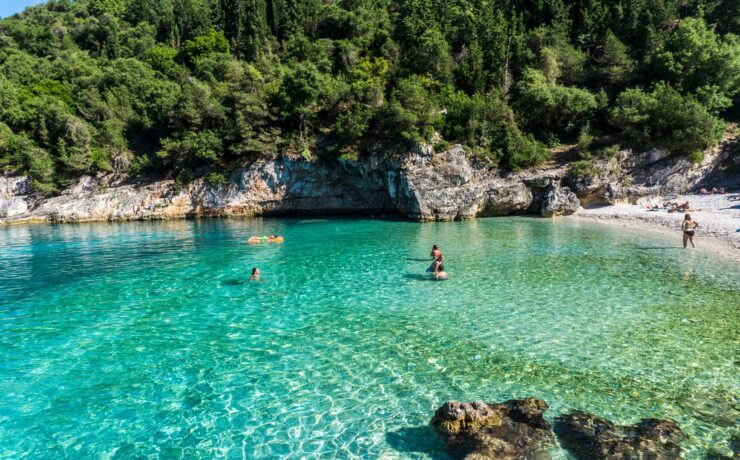 Κεφαλονιά: Το travelgirl.gr σου παρουσιάζει τις "άγνωστες" παραλίες του νησιού Πηγή φωτό: Shutterstock, travelgo.gr