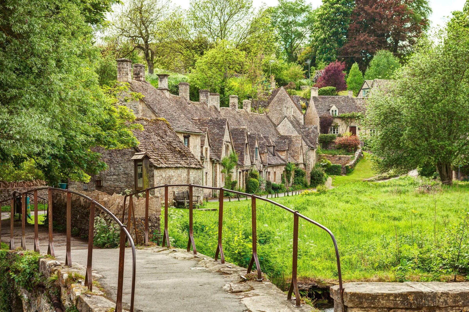 Bibury: Το παραμυθένιο χωριό της ΑγγλίαςΠηγή φωτογραφίας: https://www.sykescottages.co.uk/