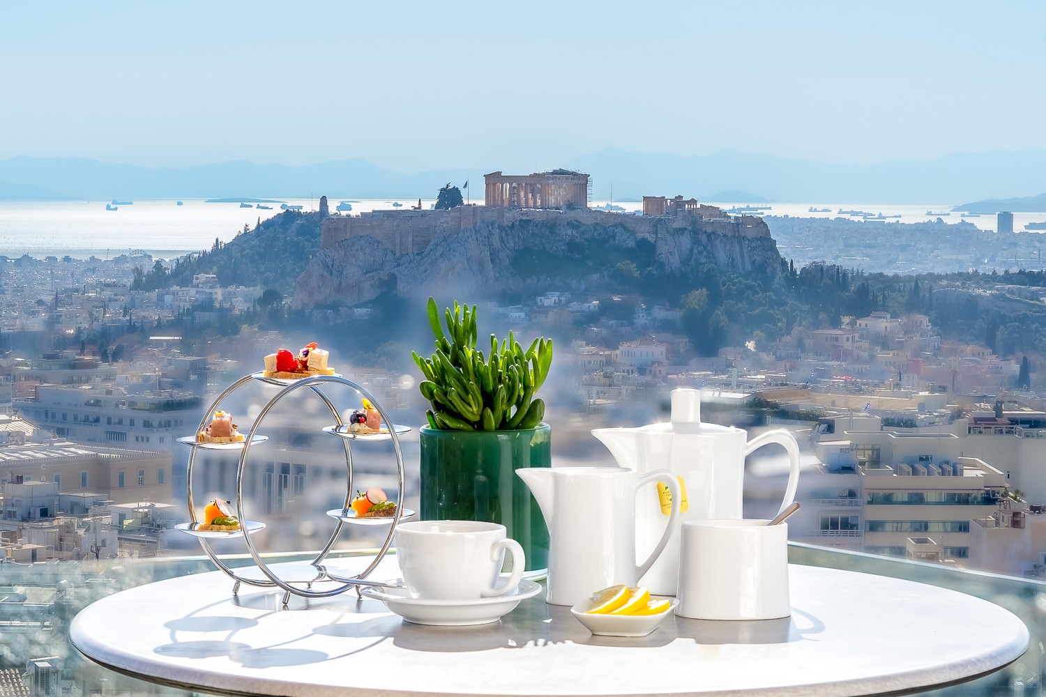 Chamomile Living Afternoon Tea στο La Suite Lounge του ξενοδοχείου St. George Lycabettus